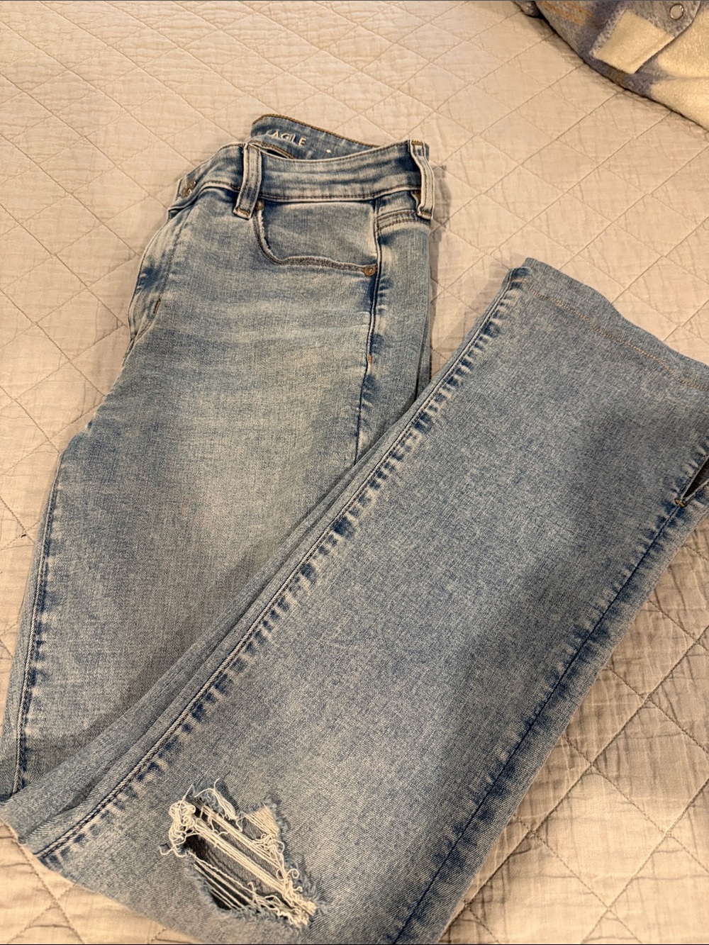 American Eagle Outfitters Light Blue Skinny Jeans with Knee Distress